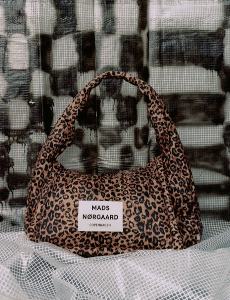 MADS NØRGAARD Light Ripstop Pillow AOP Bomb Bag - Leopard