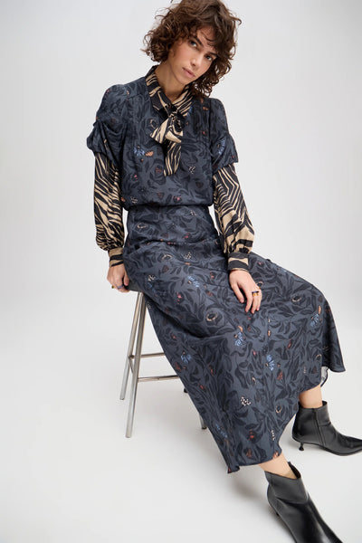 Munthe Short Sleeve Lustanna Print Top - Charcoal