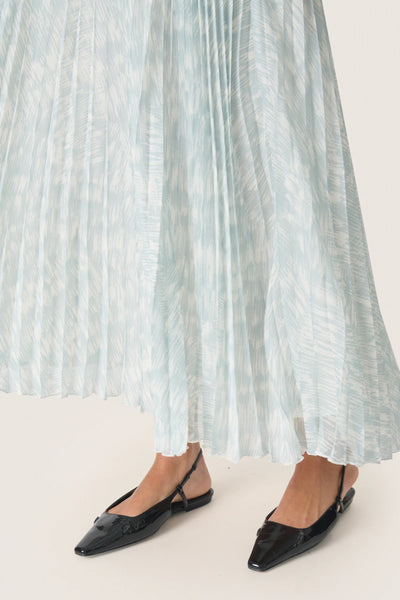 Soaked In Luxury SLMarta Evelina Pleated Skirt - Silver Blue Stroke Print
