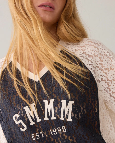 Summum Woman Baseball v Neck Shirt in Lace - Black / Ivory