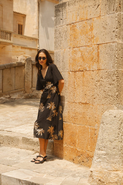 Traffic People Blythe Maxi Dress - Palms of Gold (black)