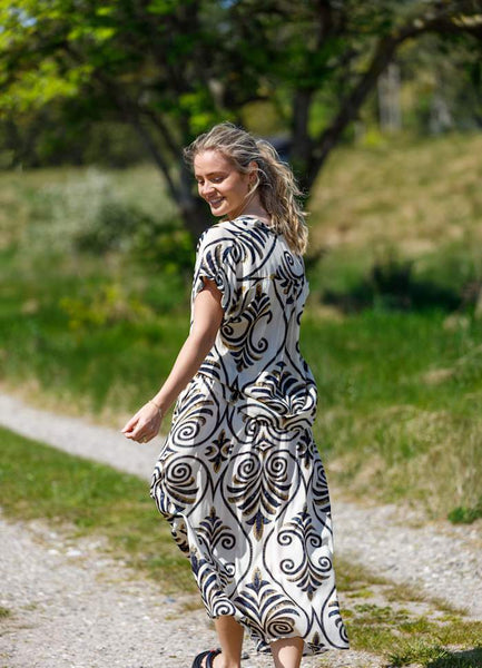 Black Colour BCStella Short Sleeve Blouse - Malaka White