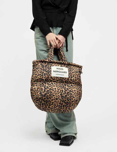 MADS NØRGAARD Light Ripstop AOP Pillow Bag - Leopard