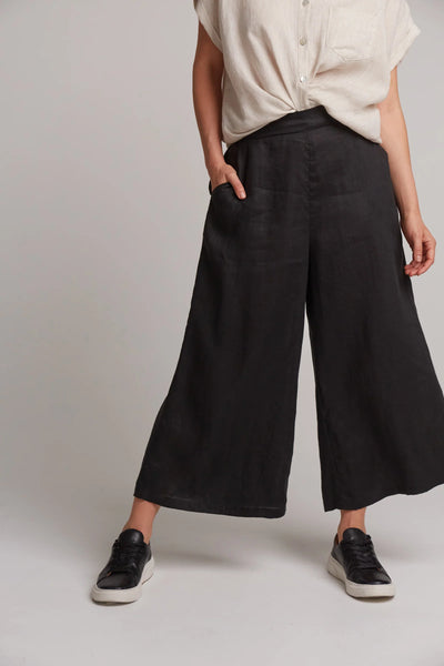 EB&IVE Studio Wide Leg Linen Crop Trousers - Black