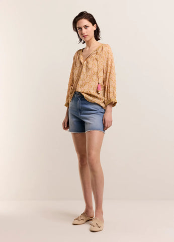 Summum Woman Top with Shimmering Piping - Soft Camel