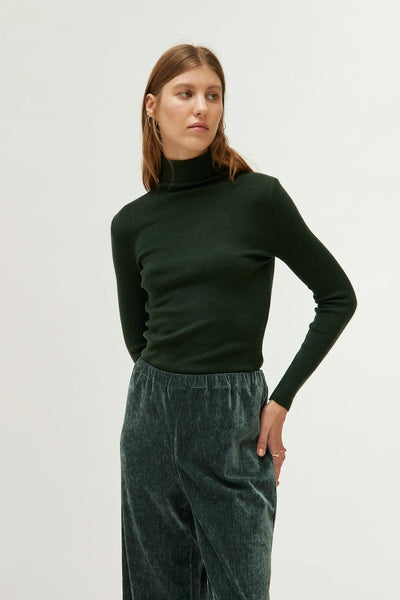 Compañía Fantástica Green Turtle Neck Top - Green