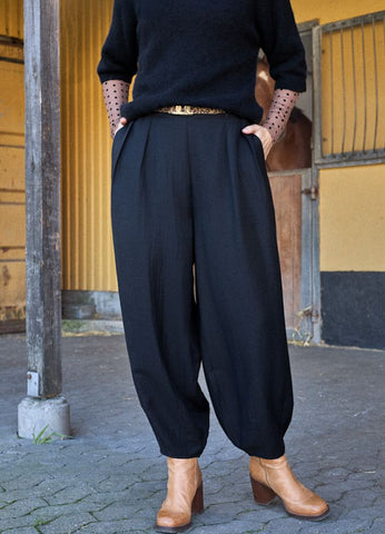 Black Colour BCAbu Balloon Pant - Black